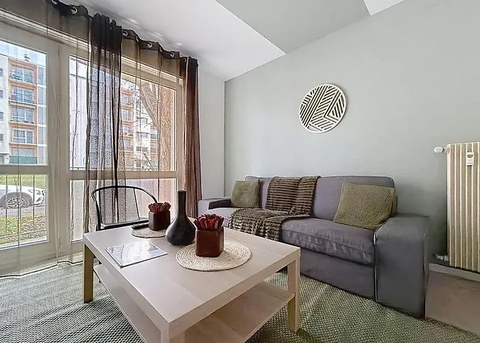 Apartment Calme Avec 2 Parking Gratuit *